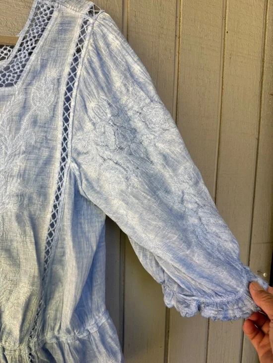 Women”s Democracy Blue Lace Top Size XL - Picture 4 of 6